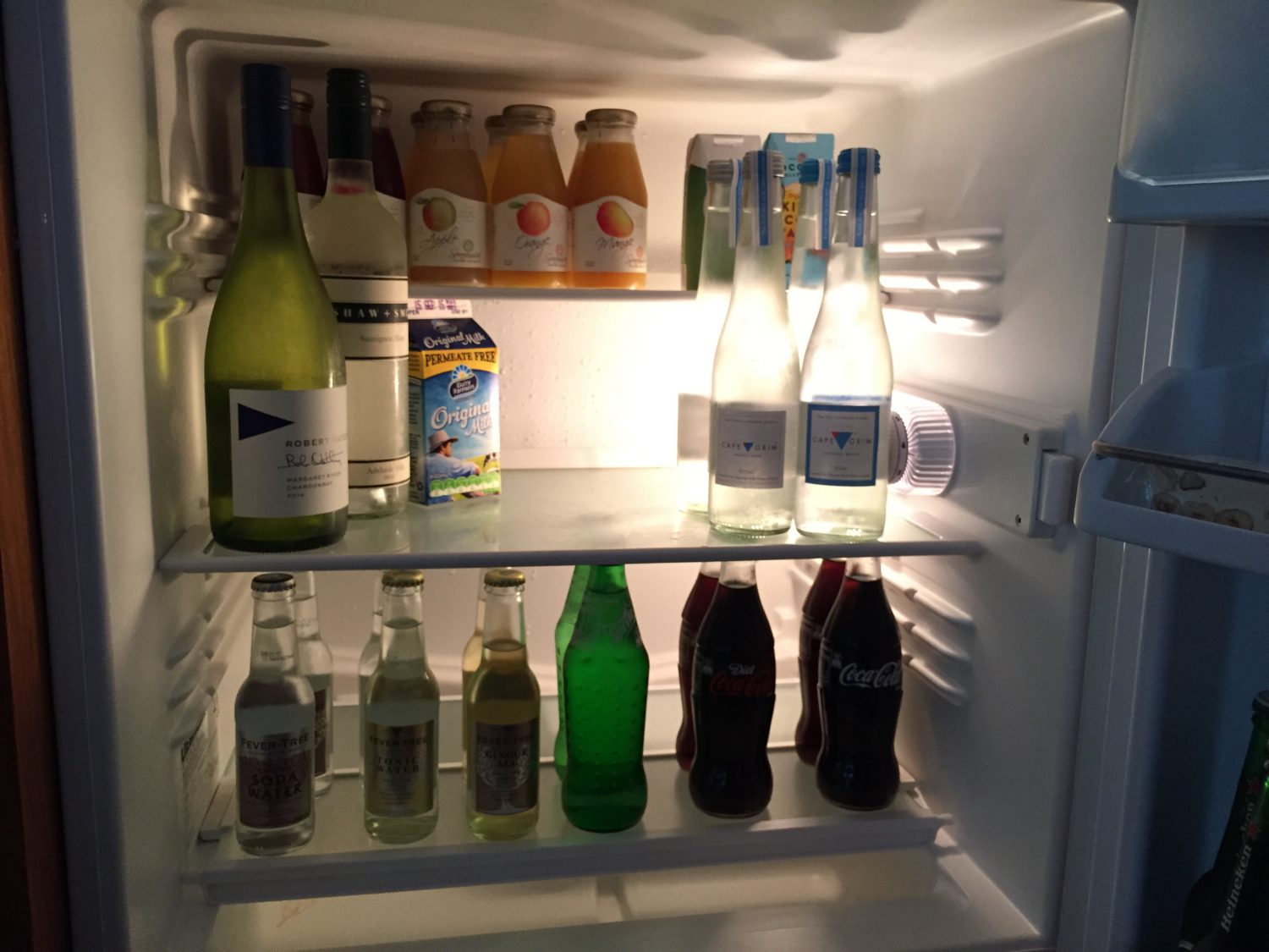 冷蔵庫の中身　アルコール以外は飲み放題 ハミルトン島　クオリア