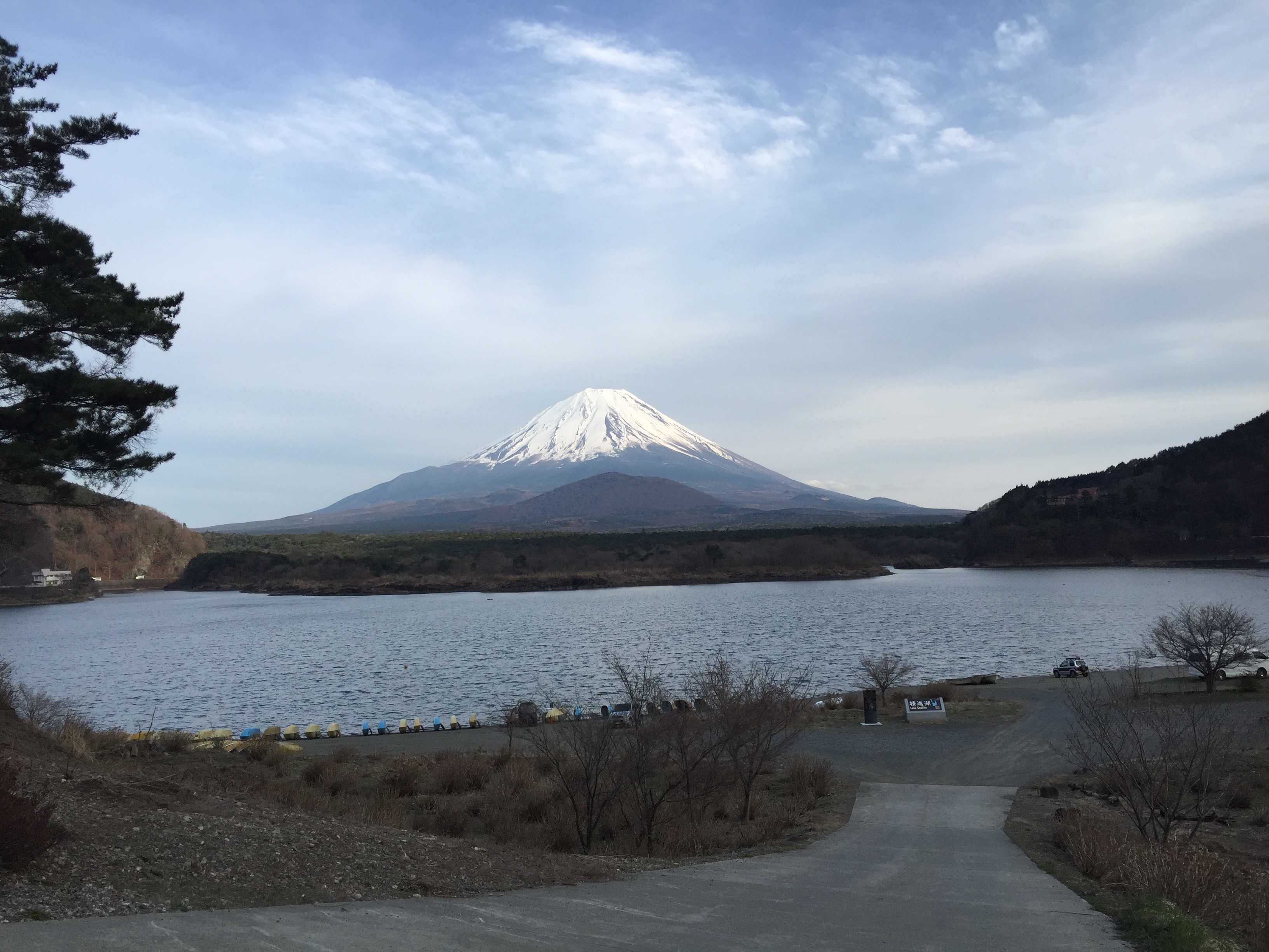 本栖湖からの富士山