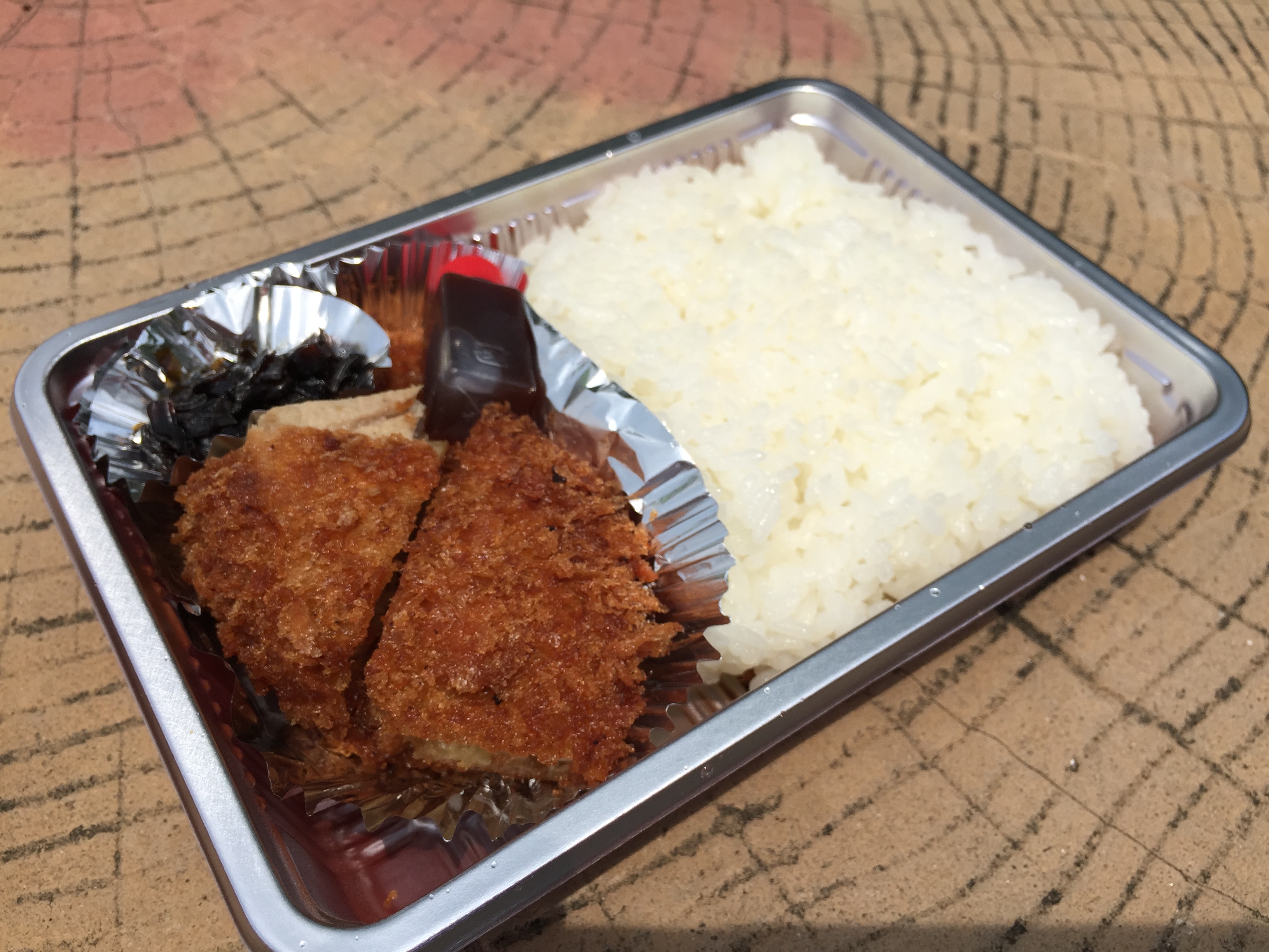 ひれかつ弁当