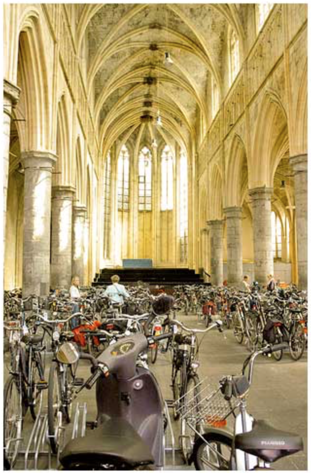 教会の自転車置き場